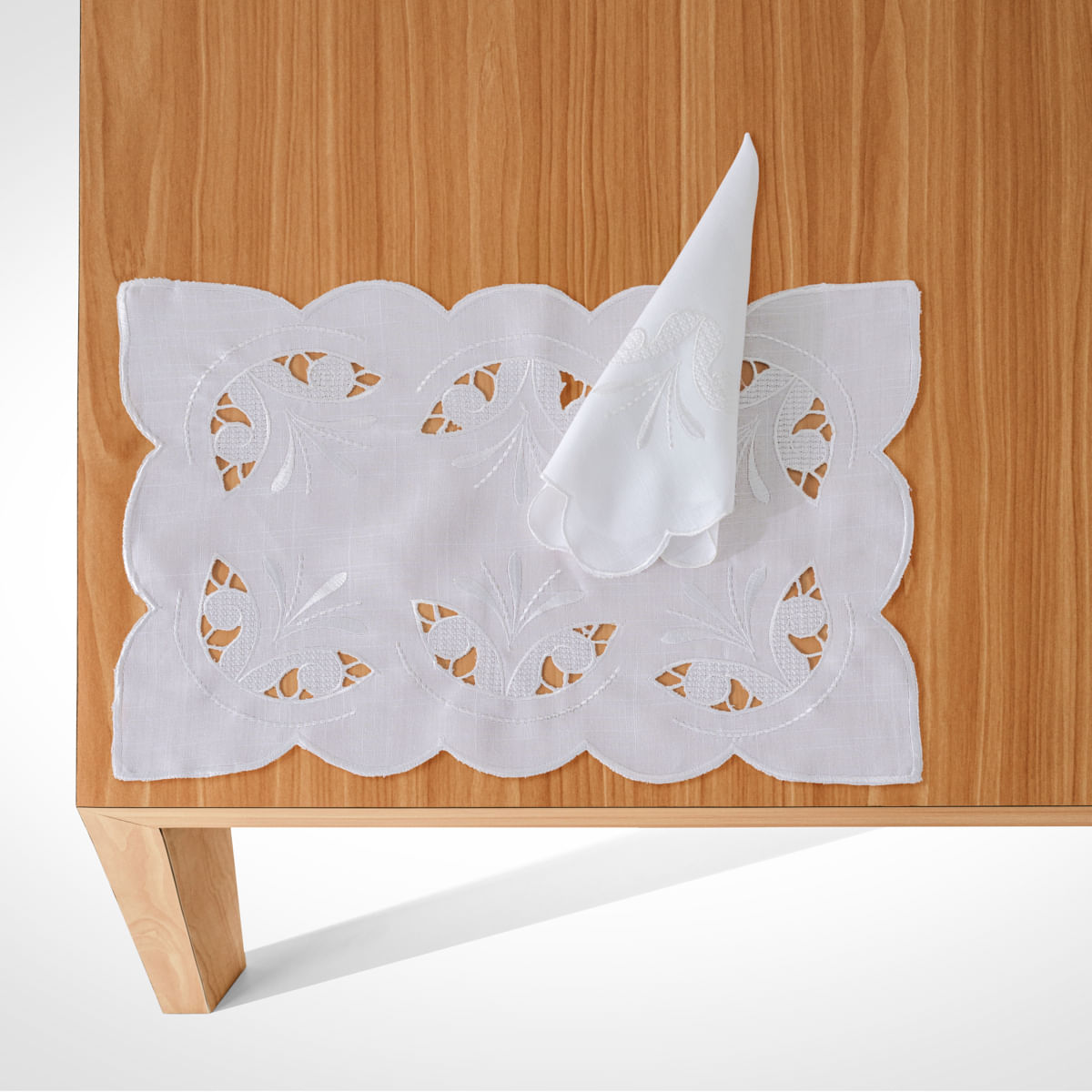 02 06 0153 Jg Americano Adornato.jpg